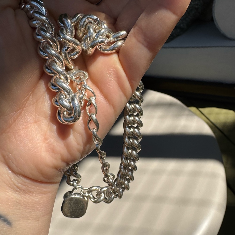 UNO de 50 Silver Necklace with Dark Blue Stone - Picture 7 of 10